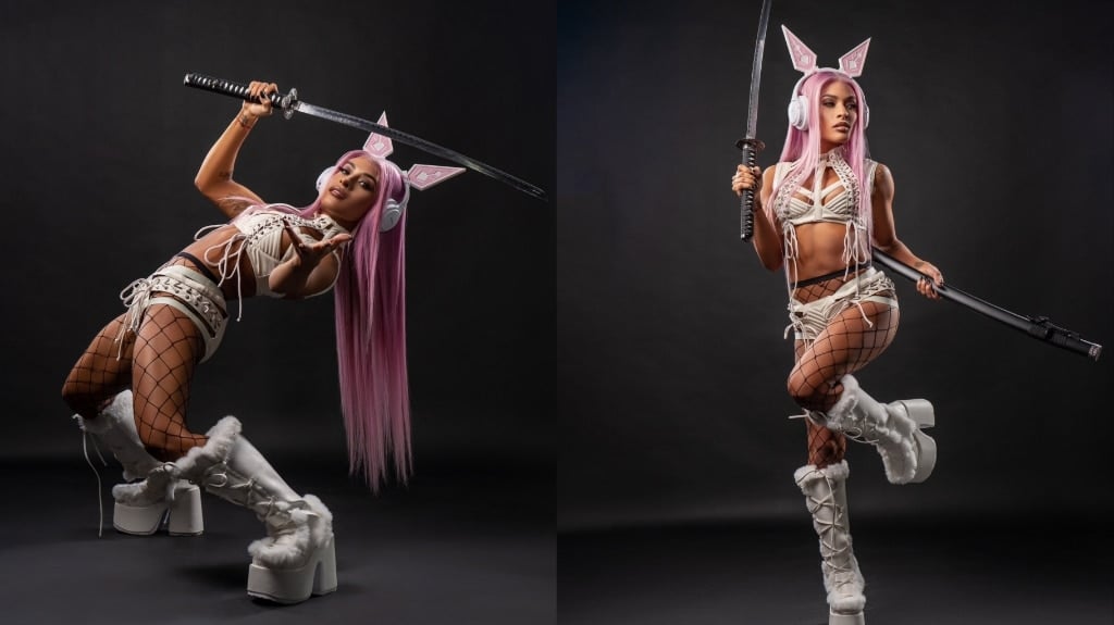 "Oh my god is this ur gear?"- WWE Universe stunned by Zelina Vega's amazing anime cosplay with a katanna before Money in the Bank