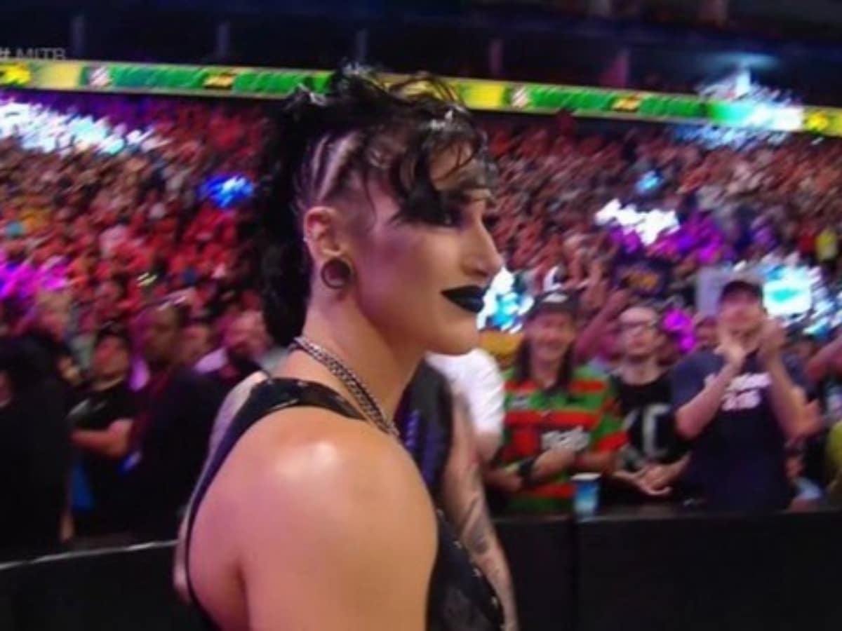 WATCH: Rhea Ripley raises the temperature in London as she debuts new sexy look at Money in the Bank 2023