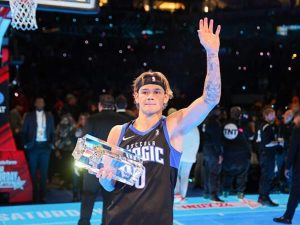 "Nobody knows your name…" Before jumping over 7'1'' legend, Dunk contest winner Mac McClung received wholesome advice from Shaquille O'Neal