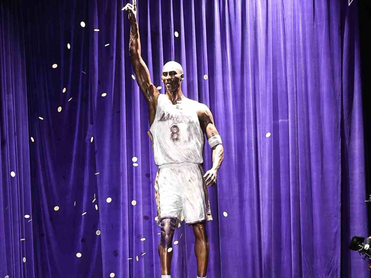 Kobe Bryant’s statue