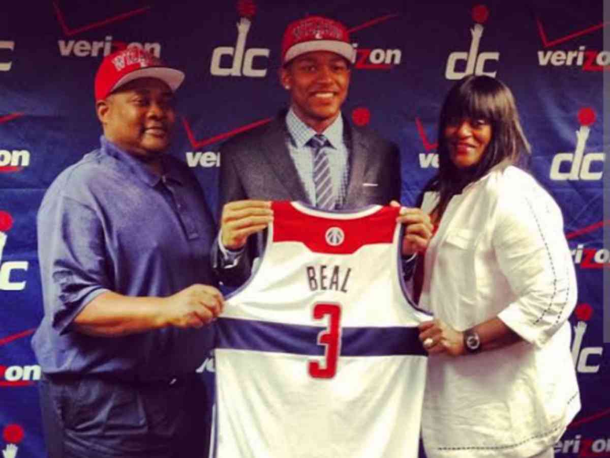 Bradley Beal with his parents