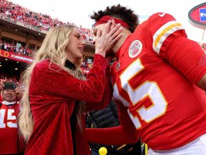 Brittany Mahomes with Patrick Mahomes at Chiefs game