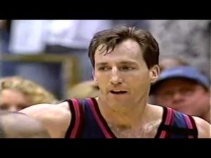 Shaquille O'Neal Dunks on Chris Dudley! Hilarious!