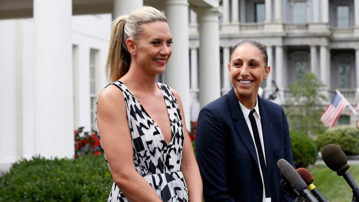 Penny Taylor and Daina Taurasi