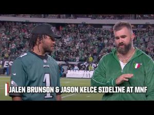 Jason Kelce & Jalen Brunson hype each other up ahead of Falcons-Eagles 🤝 | Monday Night Countdown